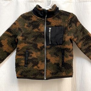 Very cute Old Navy brown/army winter coat for baby boy size 18-24 months